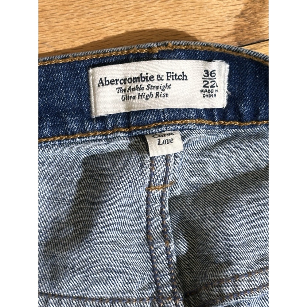 Abercrombie & Fitch‎ Curve Love 90s High Rise Relaxed Blue Denim Jeans 36